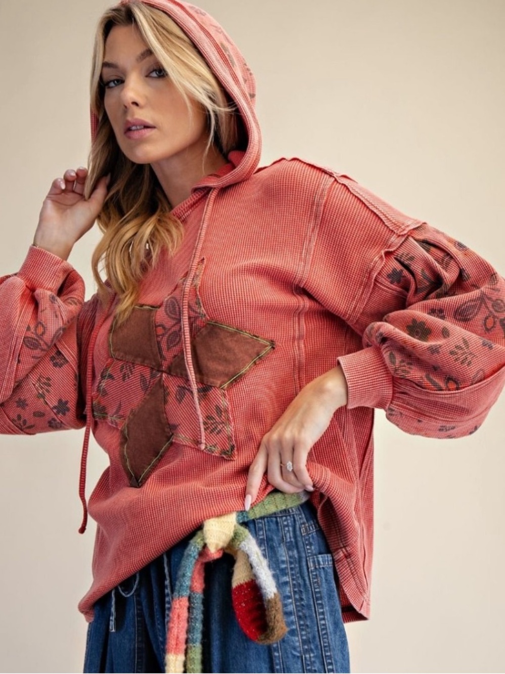 easel Coral Patchwork Star Hoodie - Picture 2 of 4